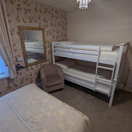 The Stafford Bed & Breakfast Блекпул Стая снимка