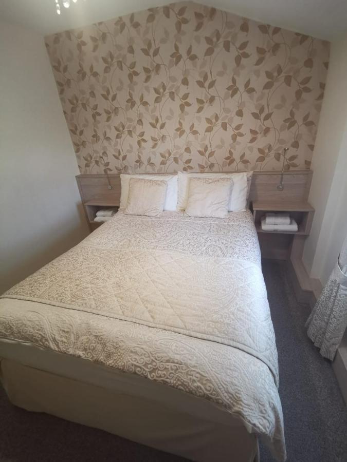 The Stafford Bed & Breakfast Блекпул Екстериор снимка