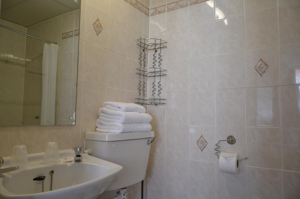 The Stafford Bed & Breakfast Блекпул Стая снимка